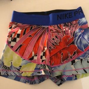 Nike pro floral checkerboard spandex